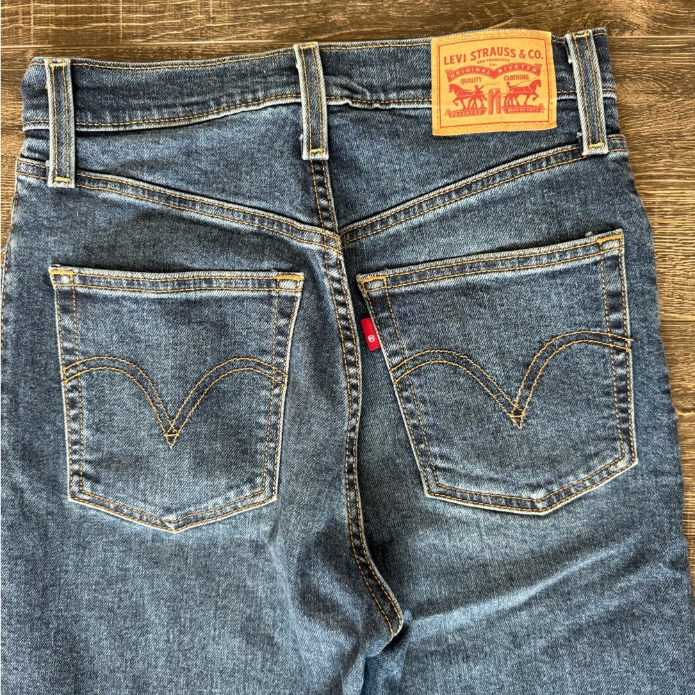 Levi’s Ribcage Straight - Picture 5 of 6